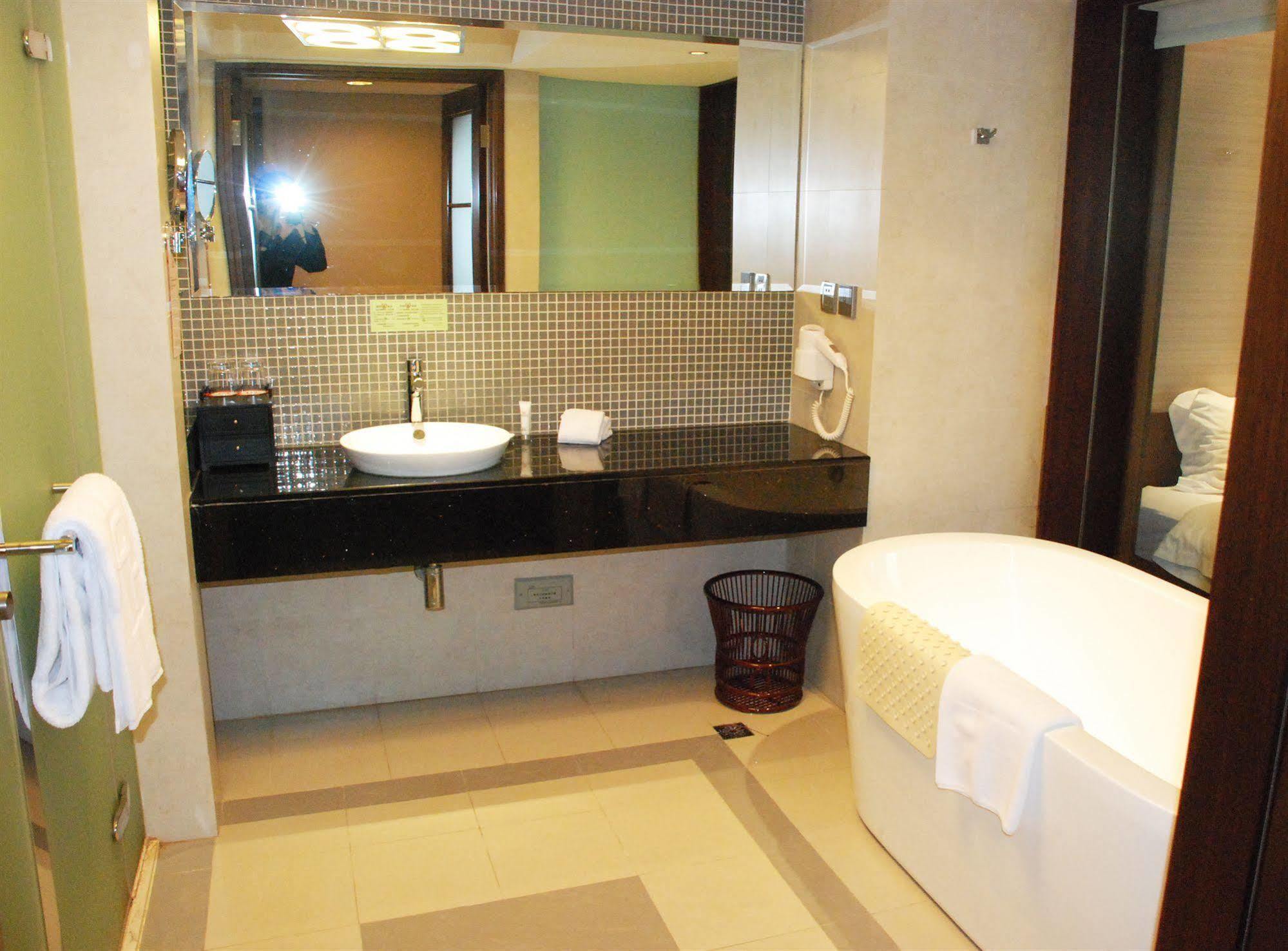 Shanghai Forte Hotel Екстериор снимка